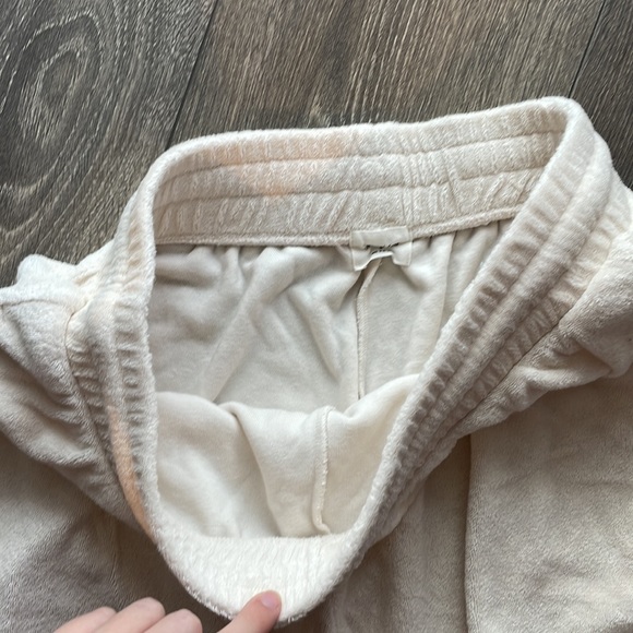 Aritzia - Wilfred Terry Cloth Shorts - Picture 3 of 5